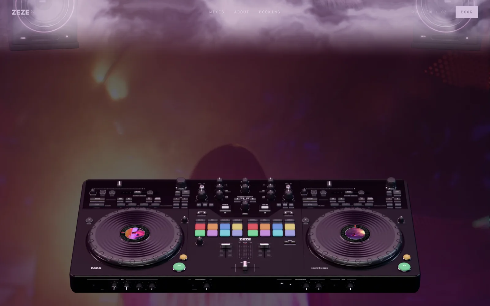 DJ ZEZE — After the turn — the controller from above; on the right, the first screen on a phone